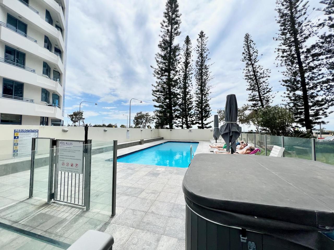 Seacrest, Surfers Beach Front 15A
