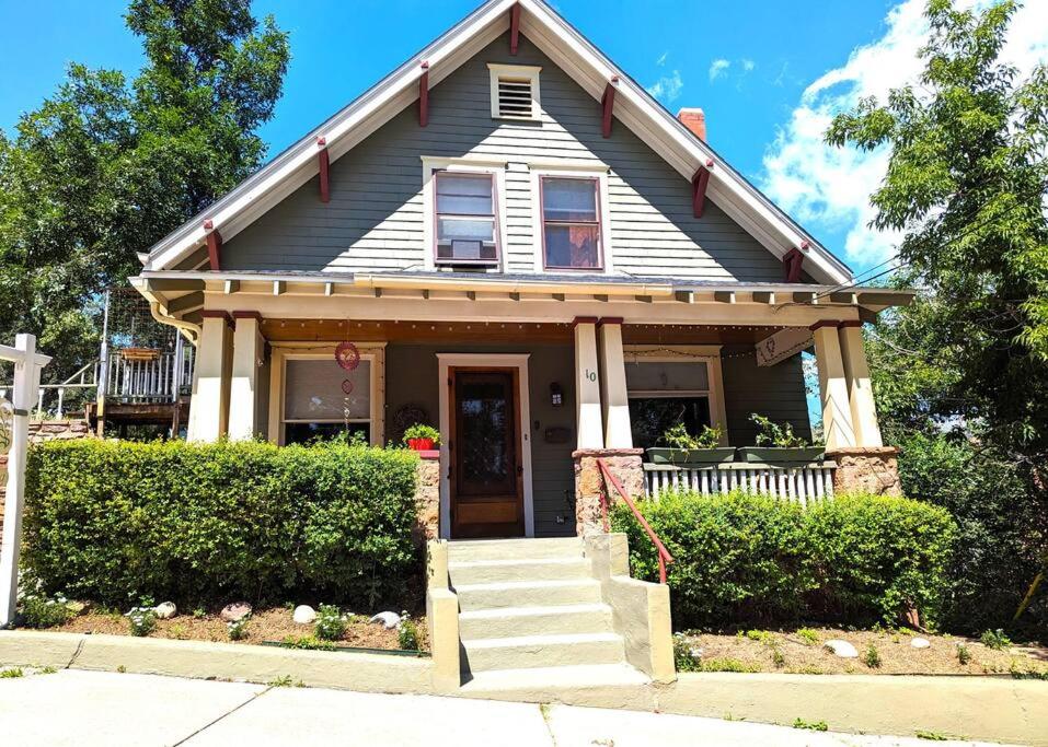 Manitou Springs White Yarrow Inn House view 2