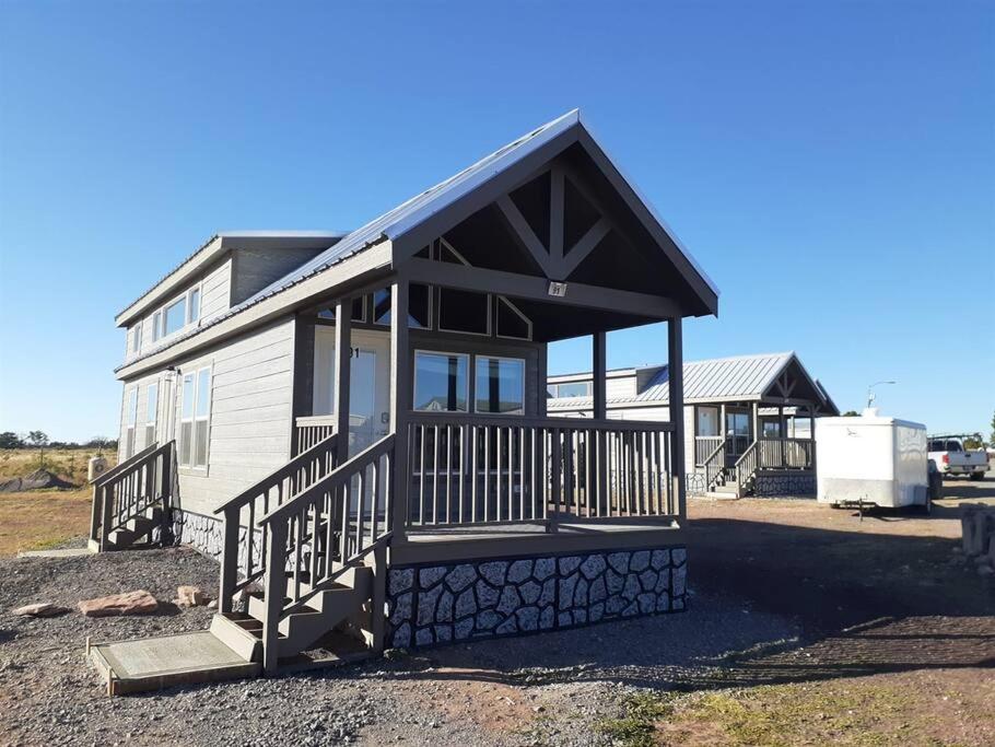 093 Star Gazing Tiny Home nr Grand Canyon South Rim Sleeps 8