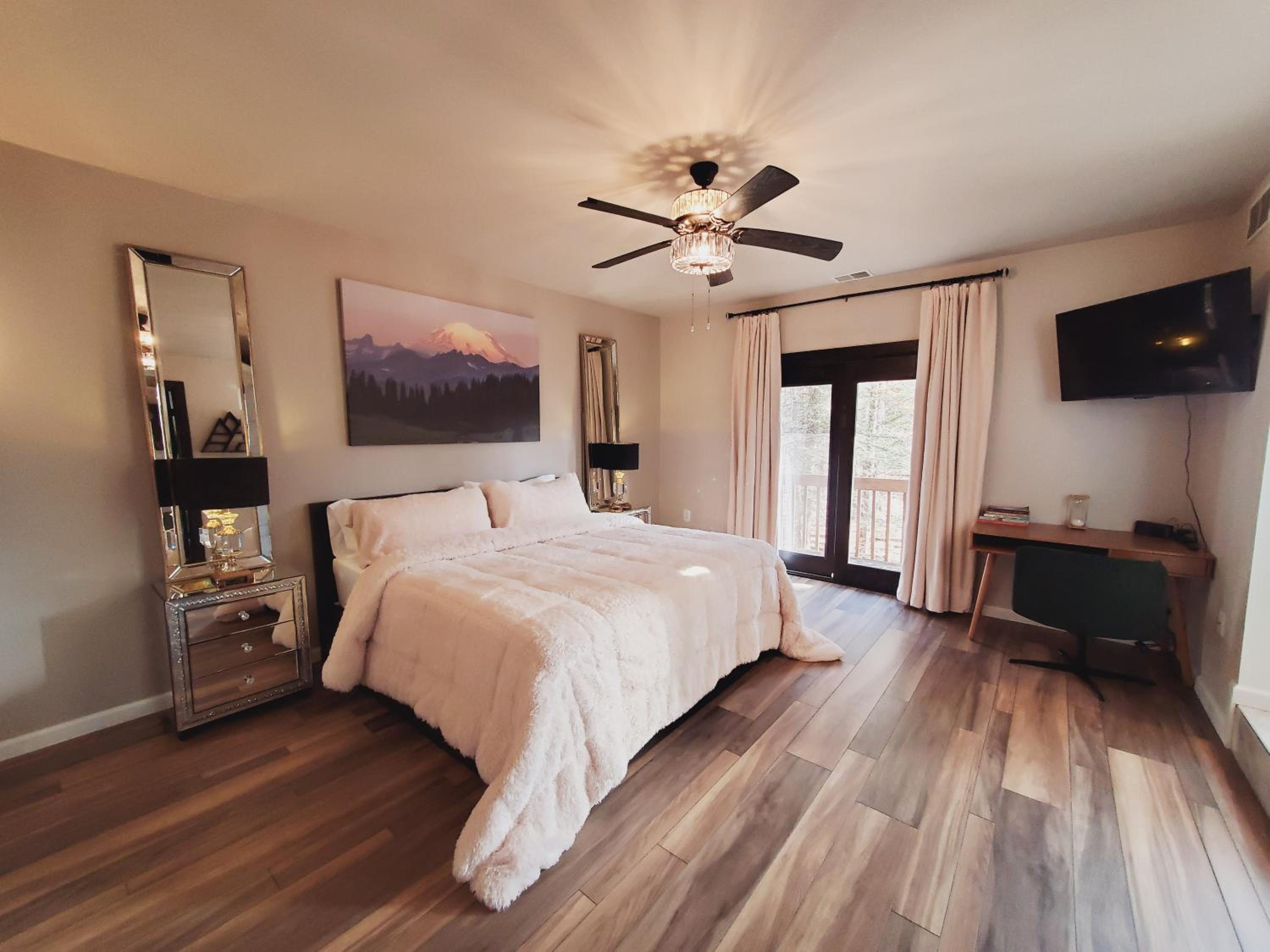 The Starlit Cabin - Luxury Escape in Heart of Pocono Mountains - 2 Fireplaces, Firepit, Coffee Bar, Gym view 2
