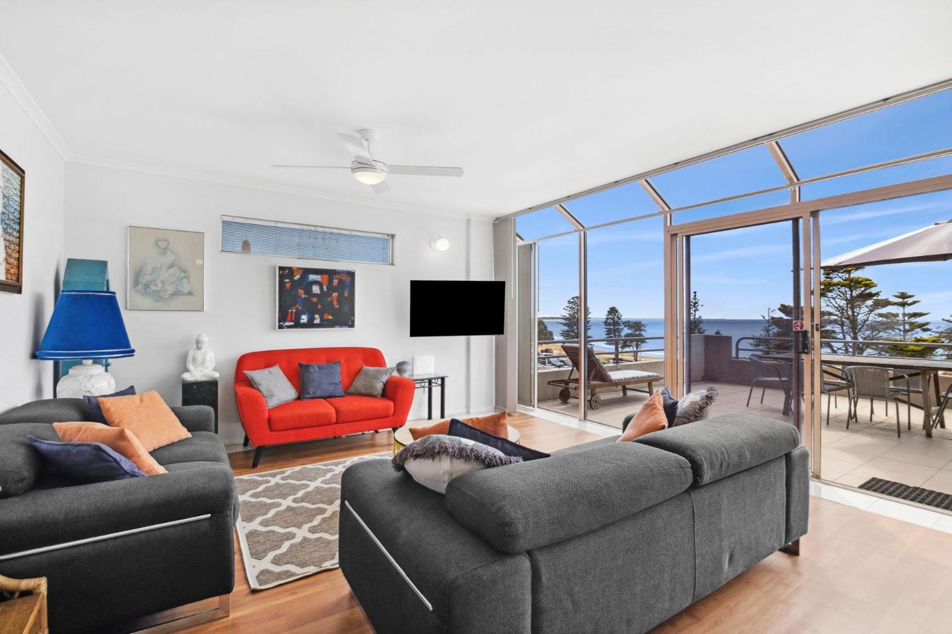 Esplanade Absolute Beach Frontage 12-20 view 2