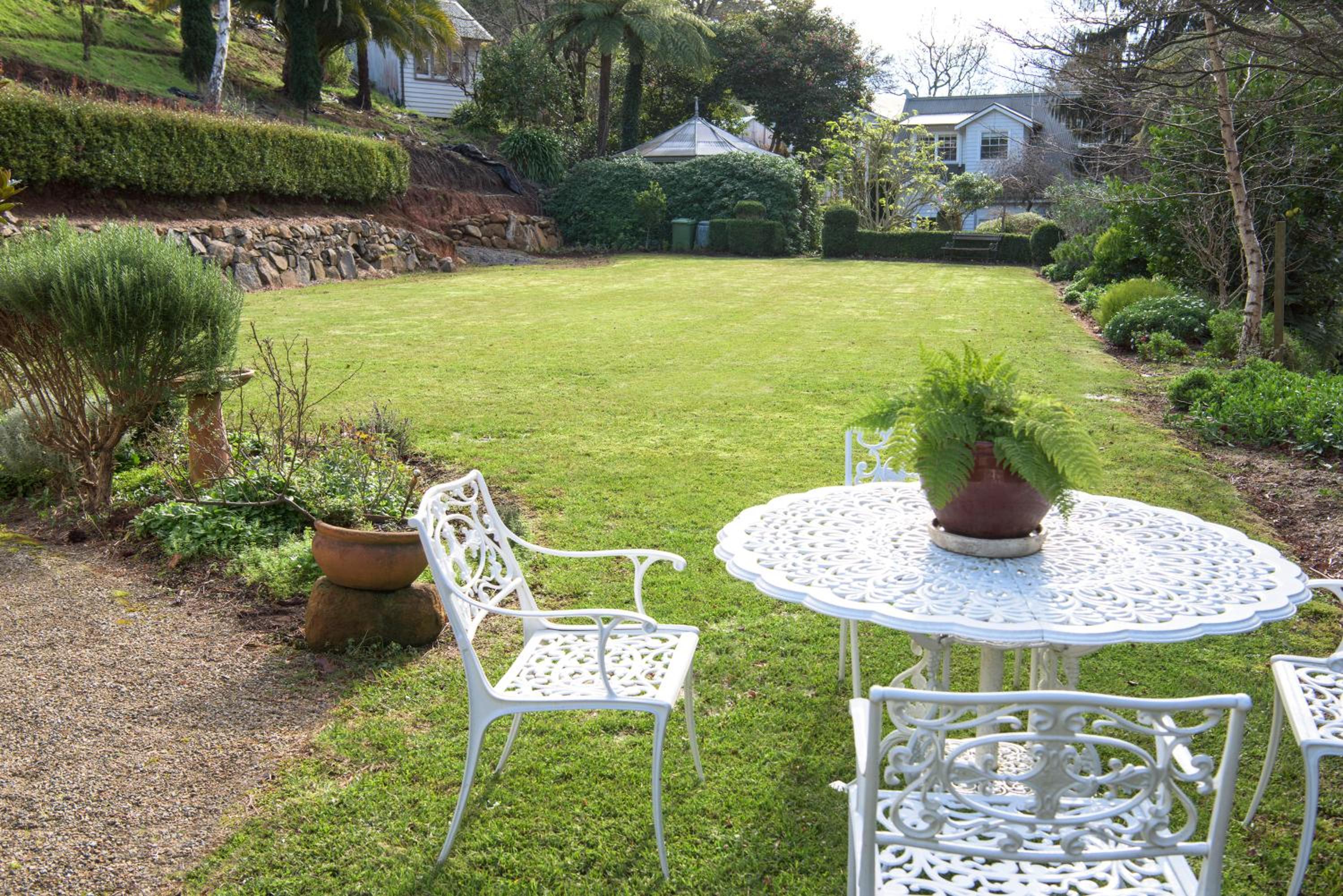 Sassafras village stay - historic home sleeps 4