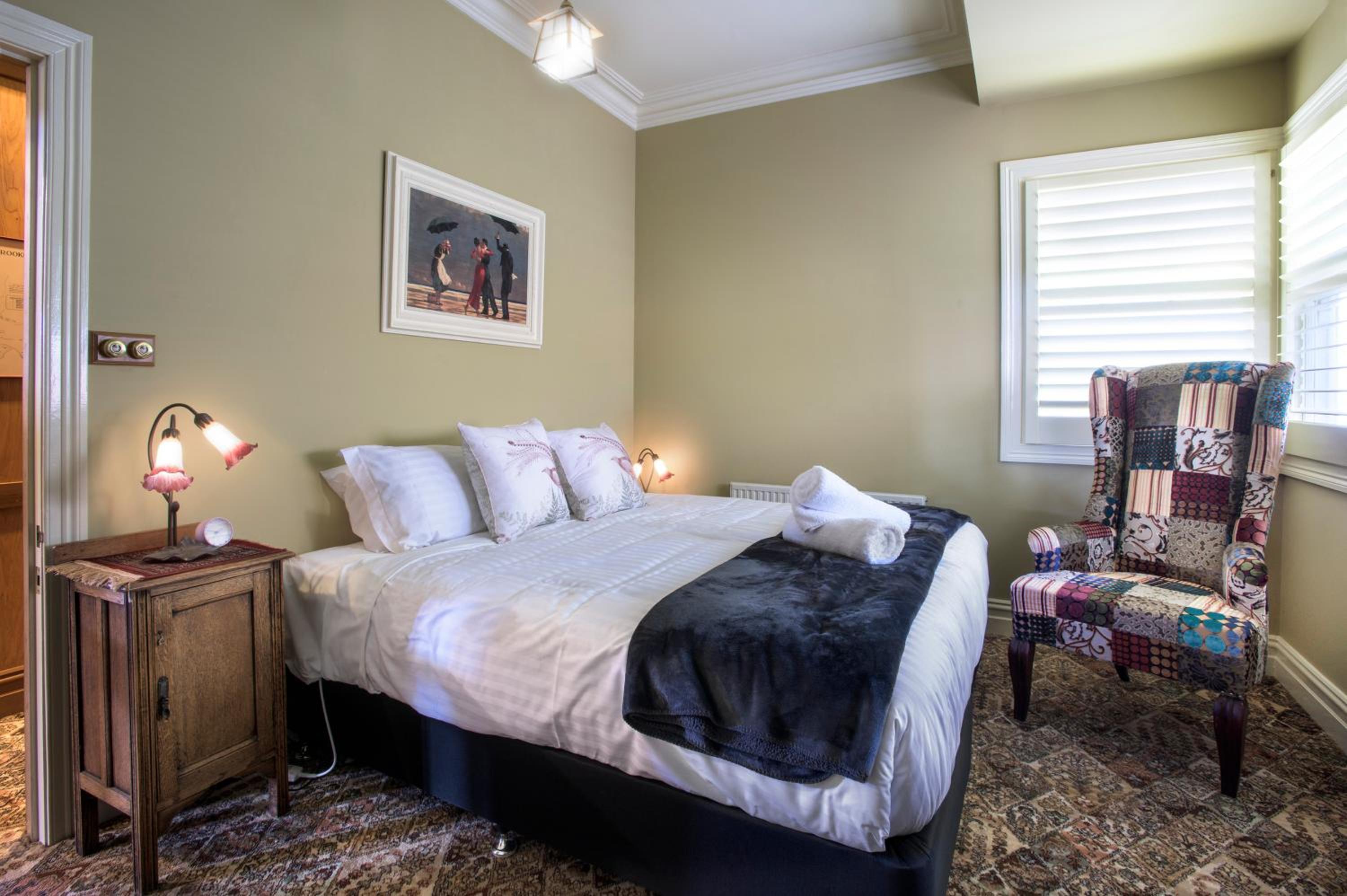 Sassafras village stay - historic home sleeps 4