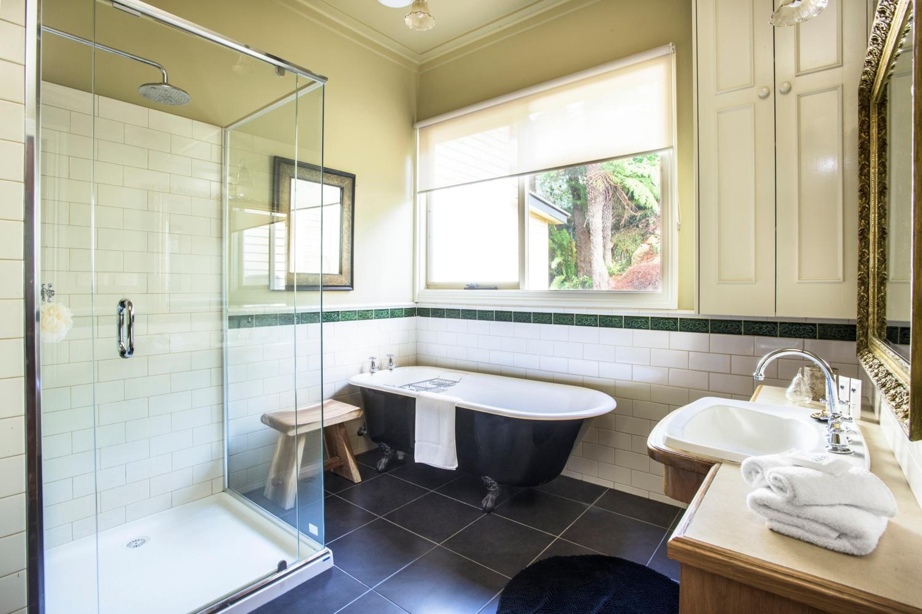 Sassafras village stay - historic home sleeps 4