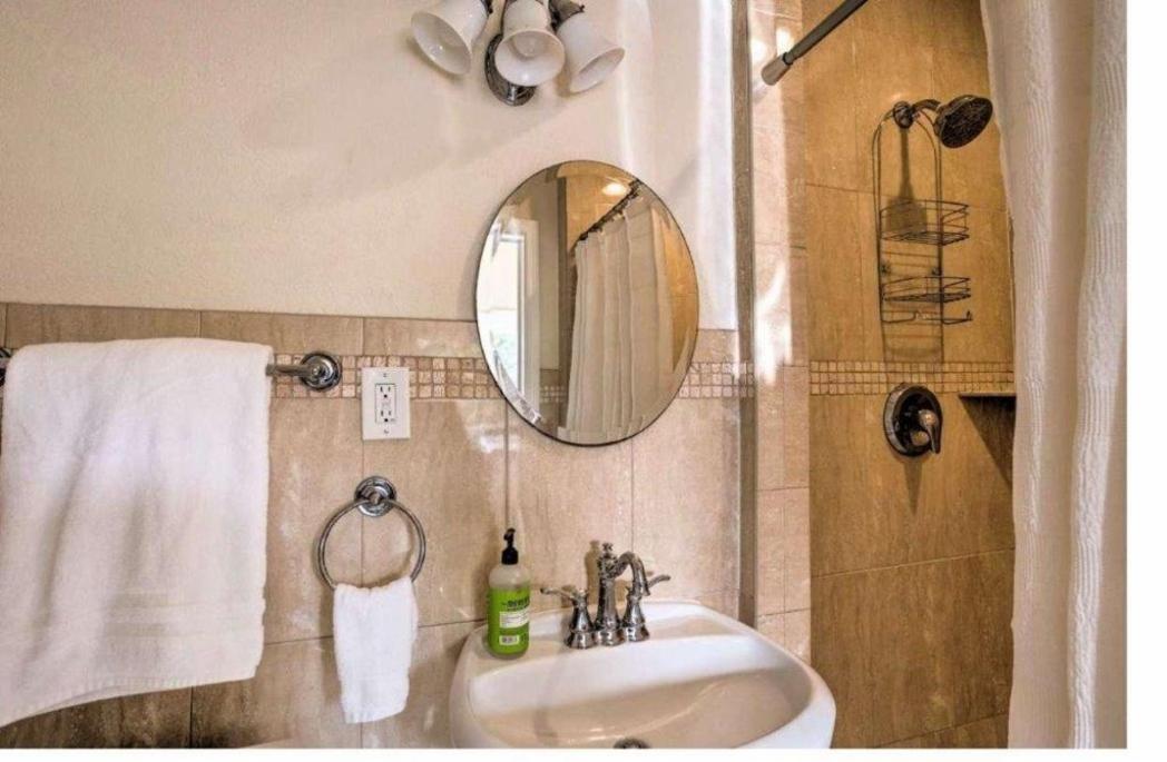 Luxury 8BR Entire Mini-Resort with Heated Pool, Tiki Bar - Tropical Paradise Near Beach!