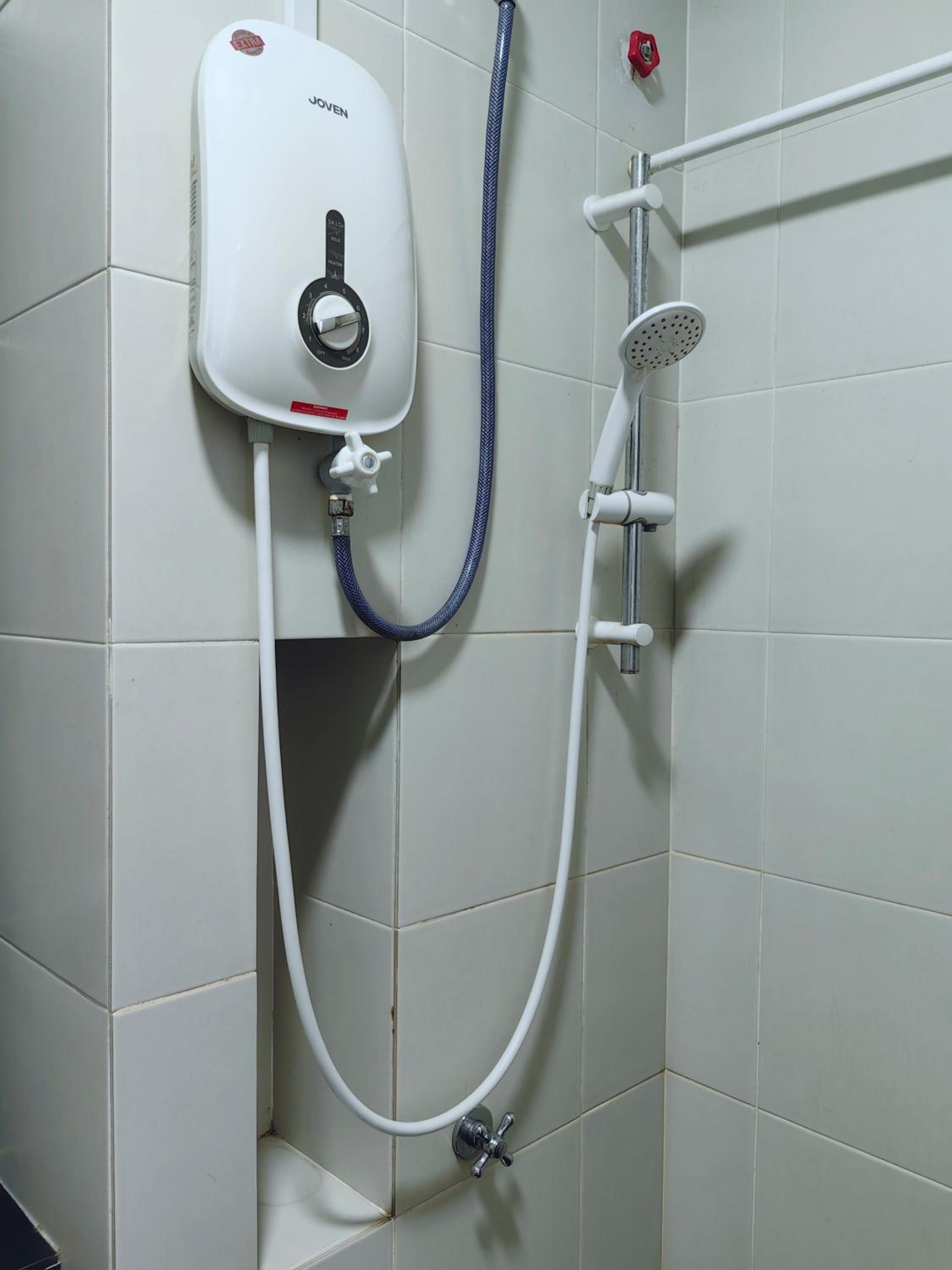 Mount Austin Homestay,1-4 Pax, 5 mins to IKEA TOPPEN AEON Tebrau HSA FREE WIFI and NETFLIX