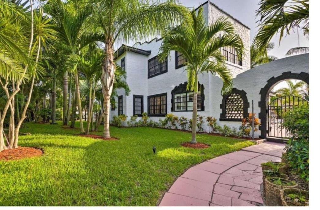 Luxury 8BR Entire Mini-Resort with Heated Pool, Tiki Bar - Tropical Paradise Near Beach!