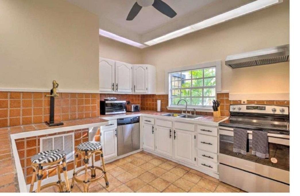 Luxury 8BR Entire Mini-Resort with Heated Pool, Tiki Bar - Tropical Paradise Near Beach!