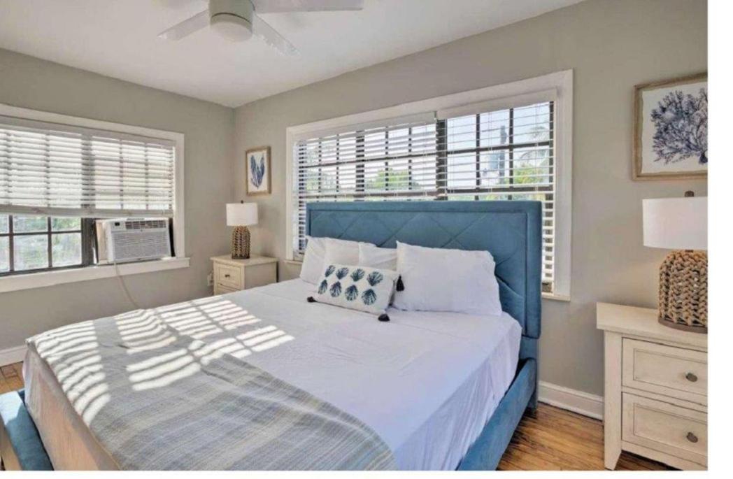 Luxury 8BR Entire Mini-Resort with Heated Pool, Tiki Bar - Tropical Paradise Near Beach!