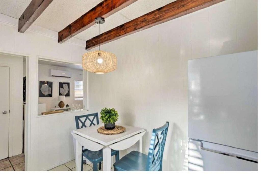 Luxury 8BR Entire Mini-Resort with Heated Pool, Tiki Bar - Tropical Paradise Near Beach!