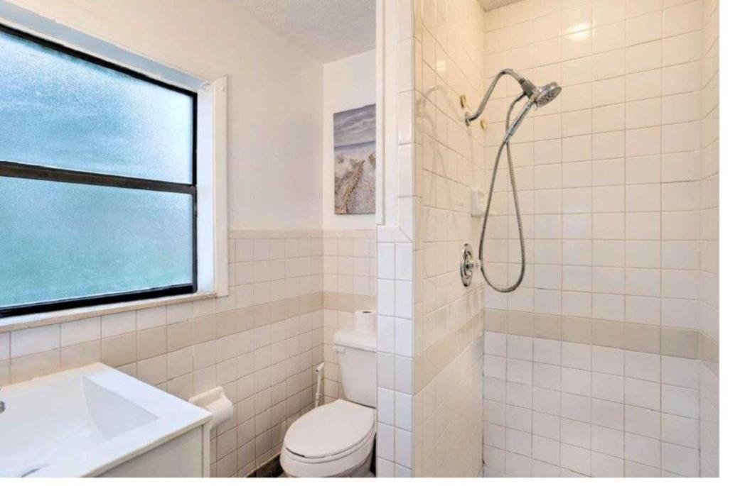 Luxury 8BR Entire Mini-Resort with Heated Pool, Tiki Bar - Tropical Paradise Near Beach!