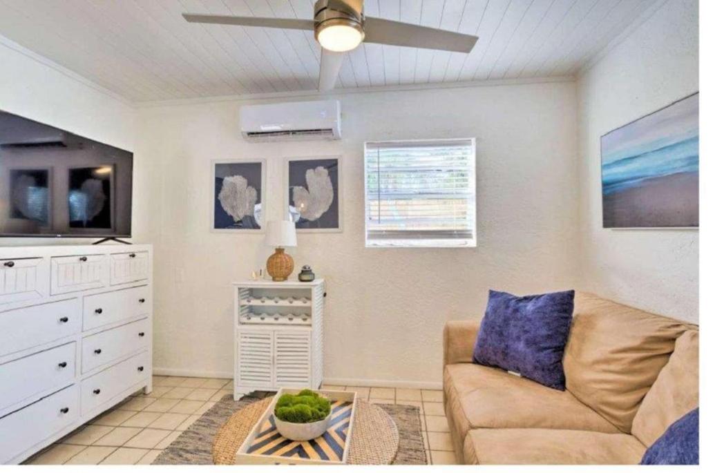 Luxury 8BR Entire Mini-Resort with Heated Pool, Tiki Bar - Tropical Paradise Near Beach!