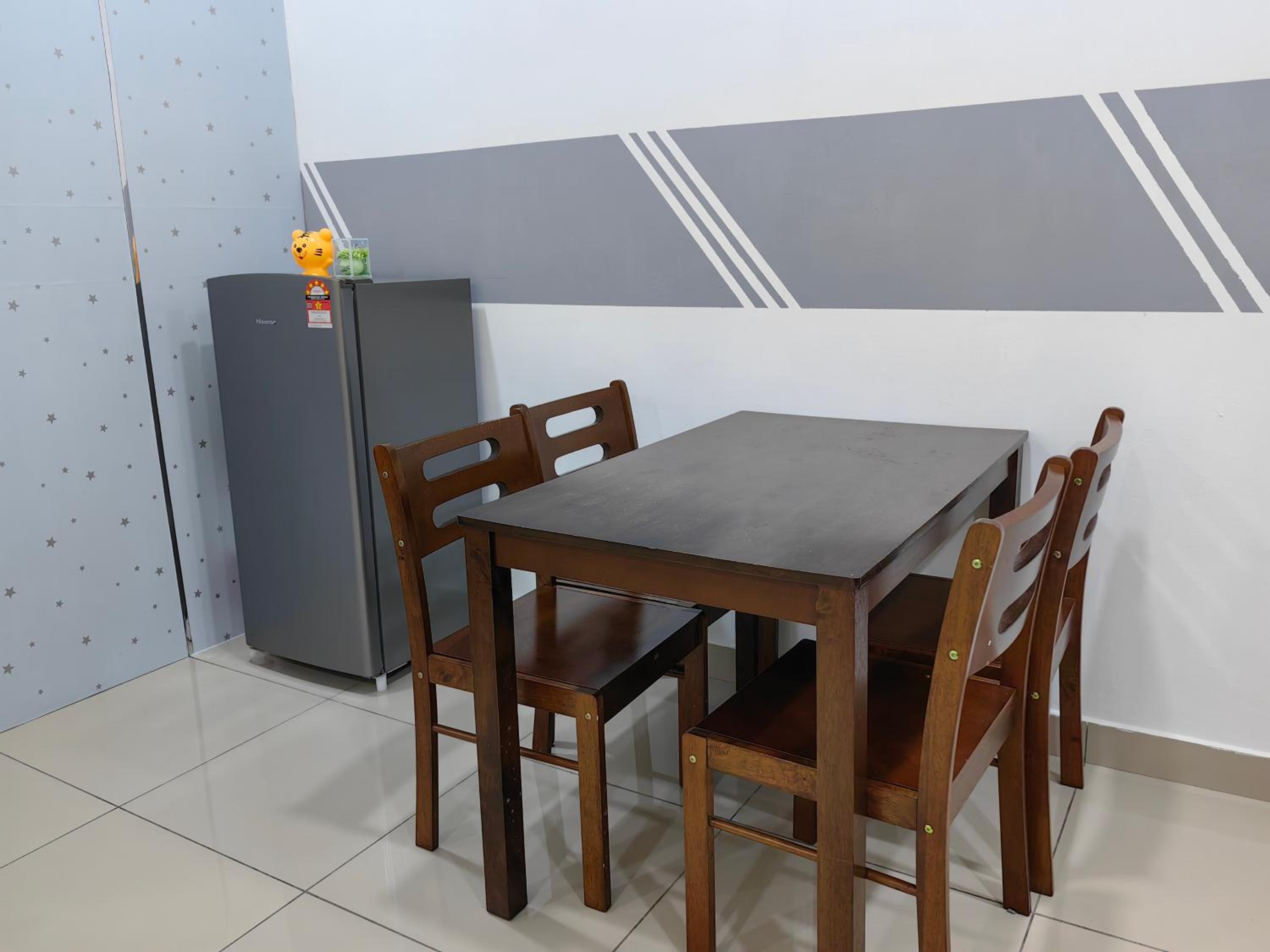 Mount Austin Homestay,1-4 Pax, 5 mins to IKEA TOPPEN AEON Tebrau HSA FREE WIFI and NETFLIX
