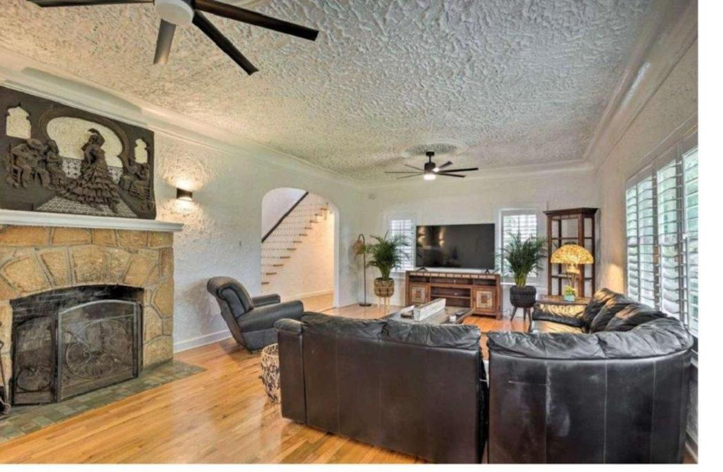 Luxury 8BR Entire Mini-Resort with Heated Pool, Tiki Bar - Tropical Paradise Near Beach!