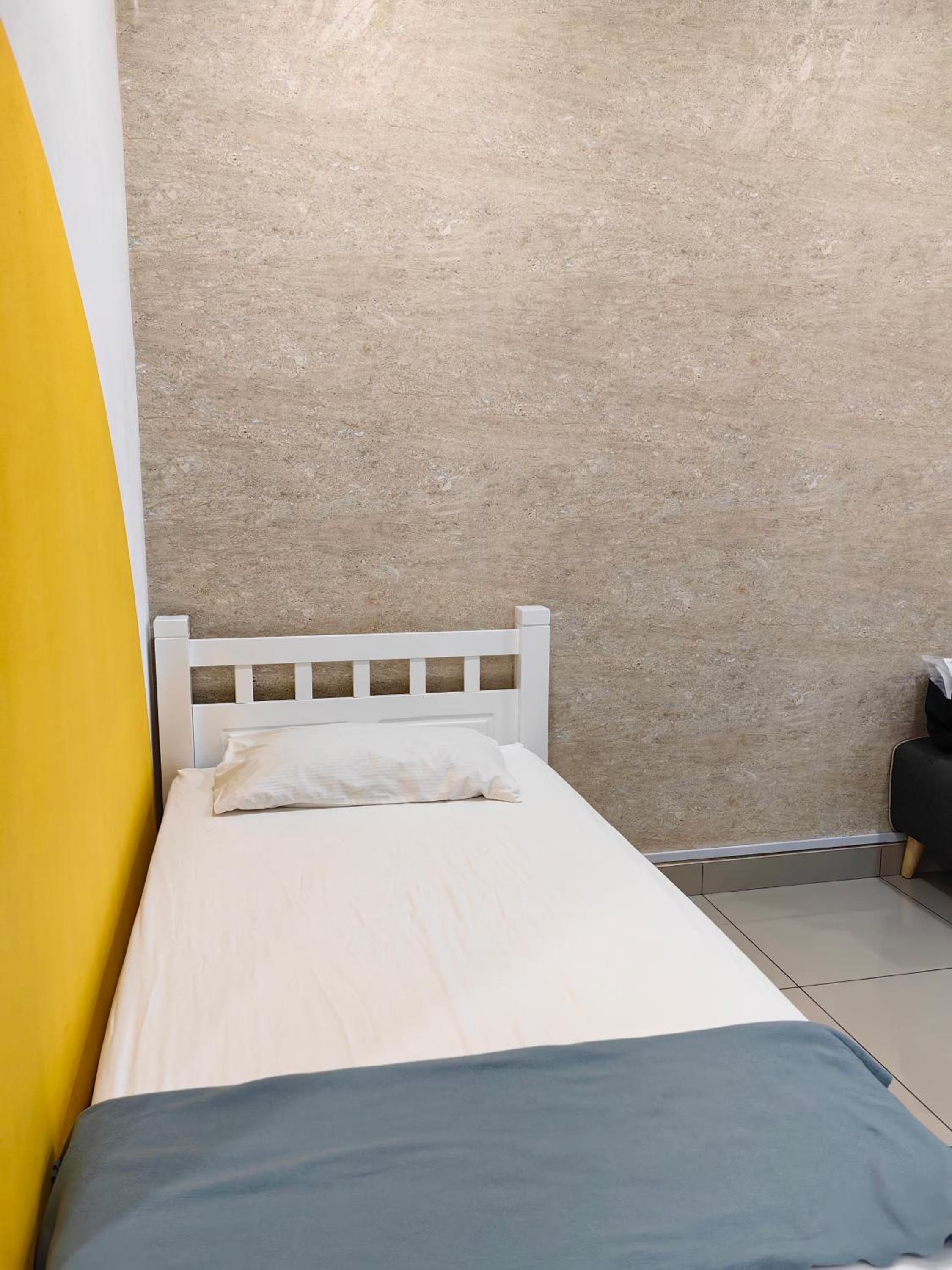 Mount Austin Homestay,1-4 Pax, 5 mins to IKEA TOPPEN AEON Tebrau HSA FREE WIFI and NETFLIX