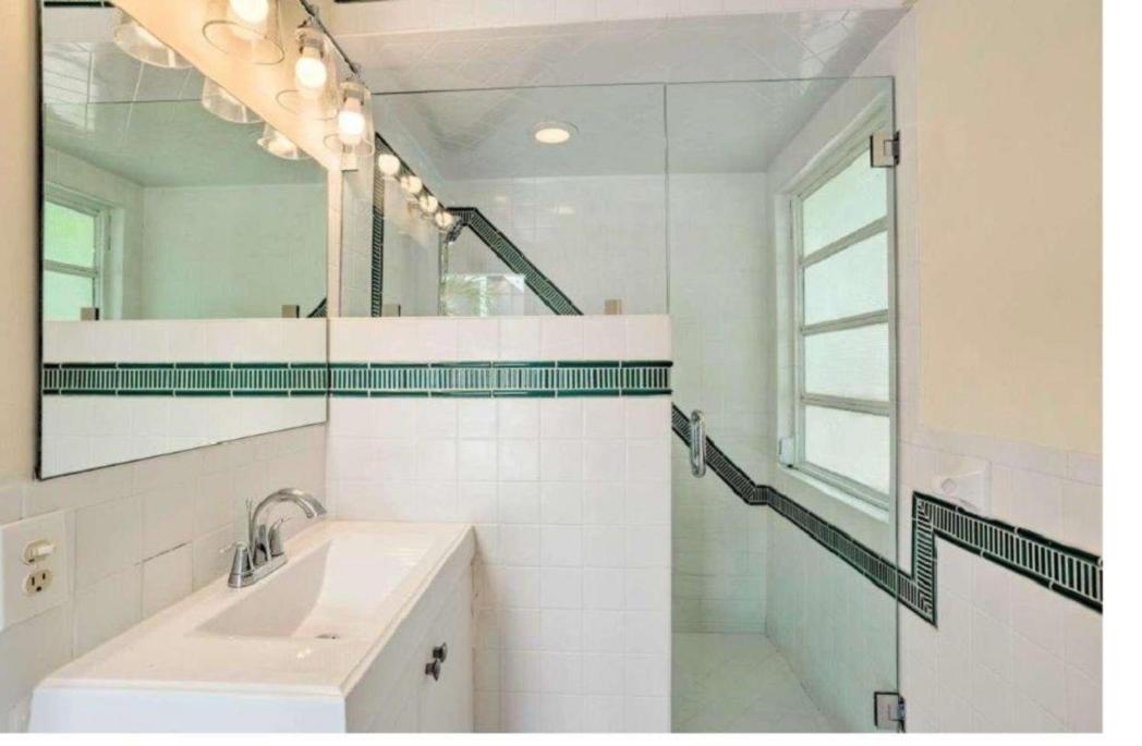 Luxury 8BR Entire Mini-Resort with Heated Pool, Tiki Bar - Tropical Paradise Near Beach!