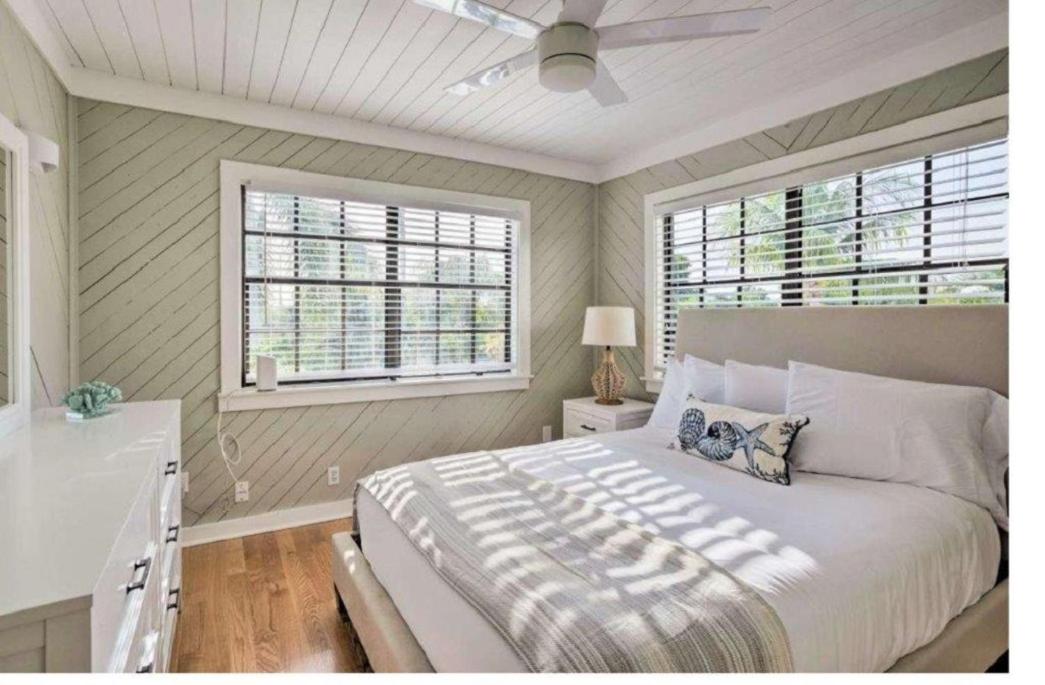 Luxury 8BR Entire Mini-Resort with Heated Pool, Tiki Bar - Tropical Paradise Near Beach!