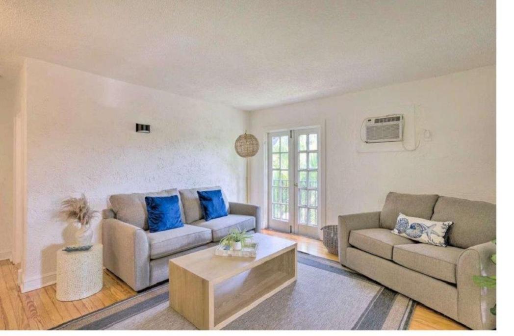 Luxury 8BR Entire Mini-Resort with Heated Pool, Tiki Bar - Tropical Paradise Near Beach!
