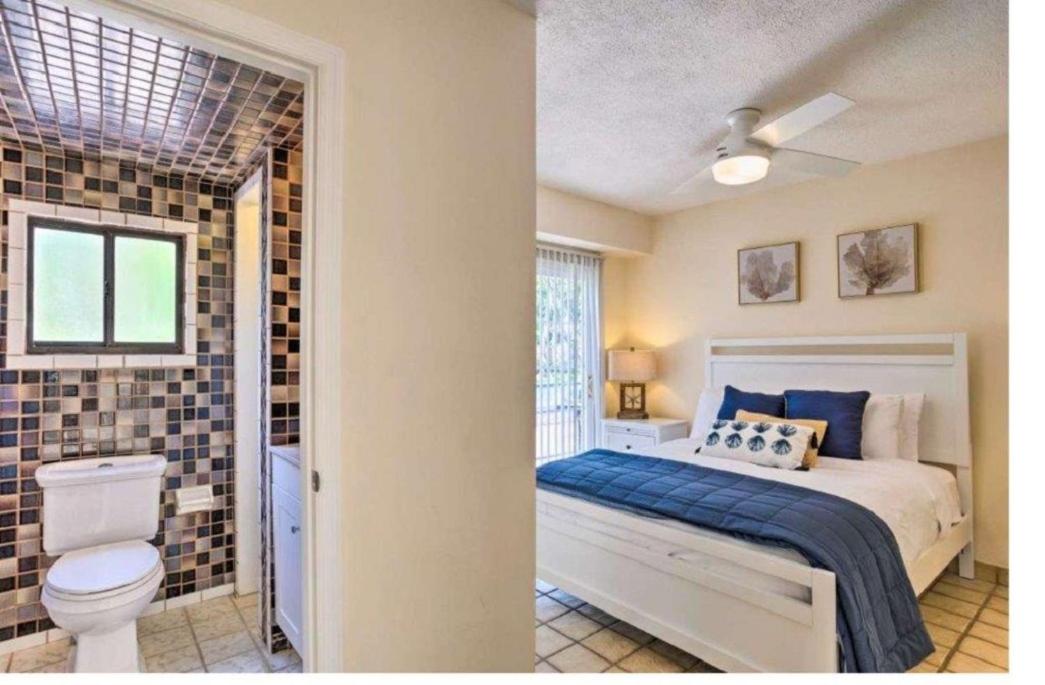 Luxury 8BR Entire Mini-Resort with Heated Pool, Tiki Bar - Tropical Paradise Near Beach!