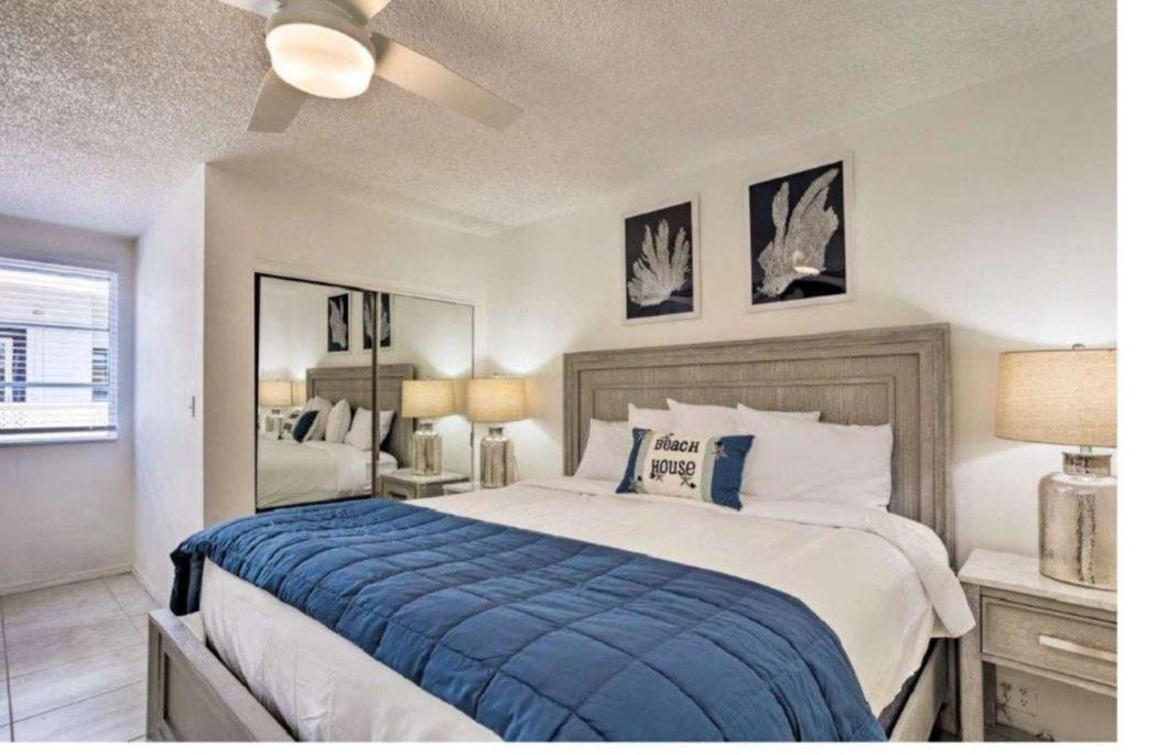 Luxury 8BR Entire Mini-Resort with Heated Pool, Tiki Bar - Tropical Paradise Near Beach!