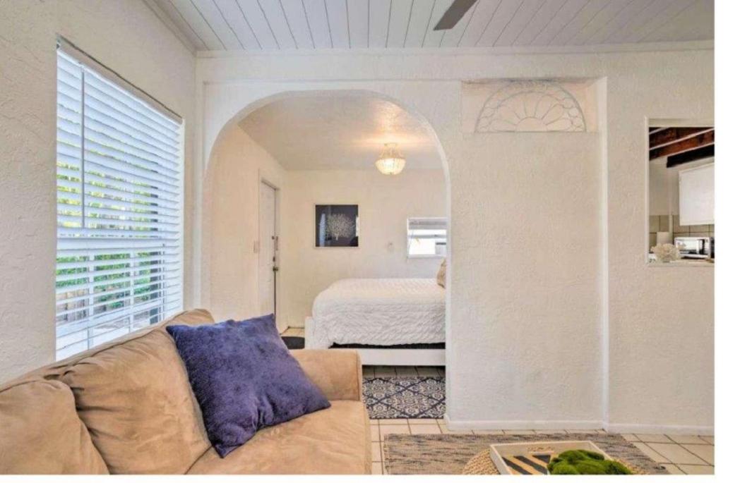 Luxury 8BR Entire Mini-Resort with Heated Pool, Tiki Bar - Tropical Paradise Near Beach!