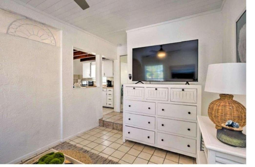 Luxury 8BR Entire Mini-Resort with Heated Pool, Tiki Bar - Tropical Paradise Near Beach!