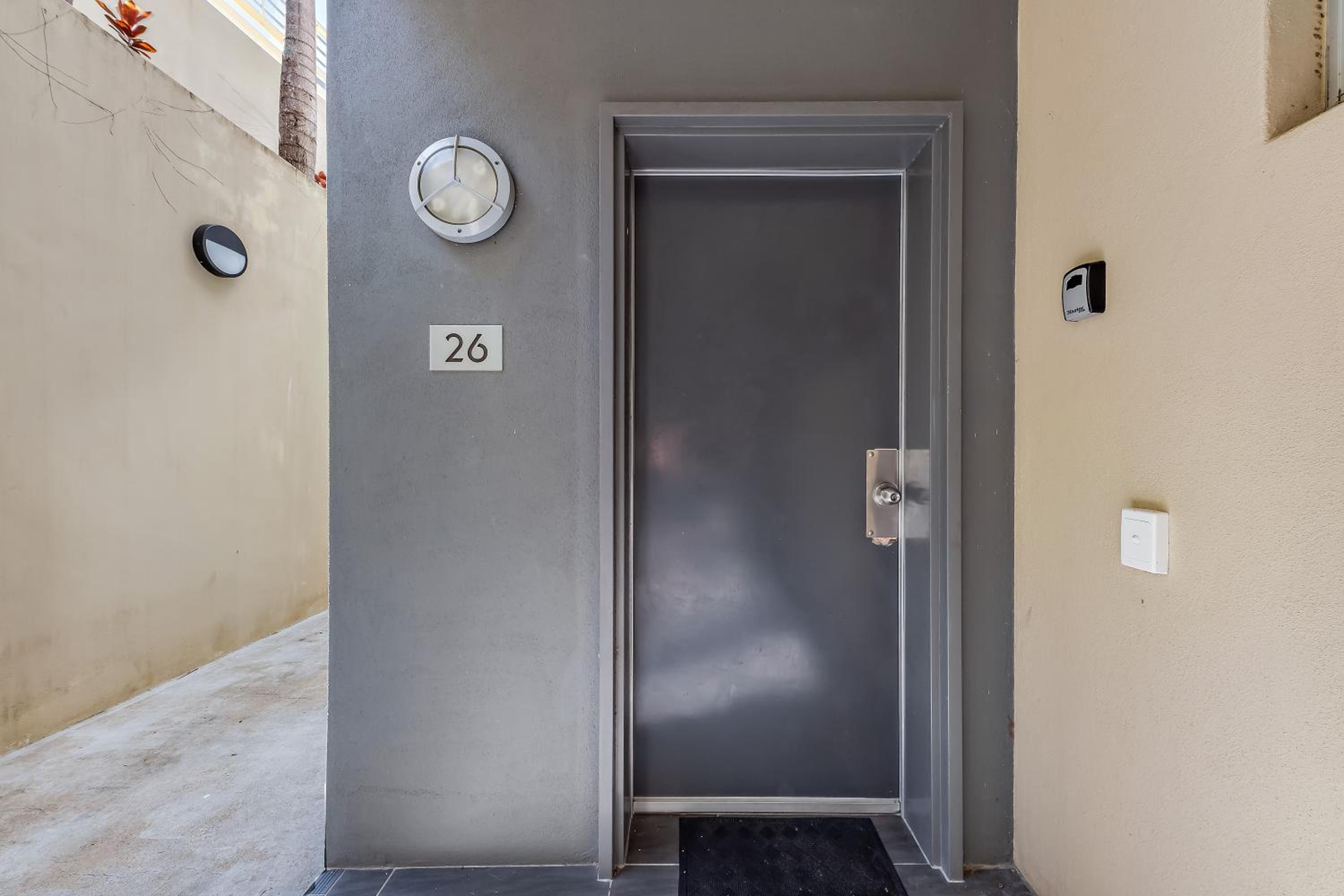 Hotel Airlie Summit Apartments - Image 1