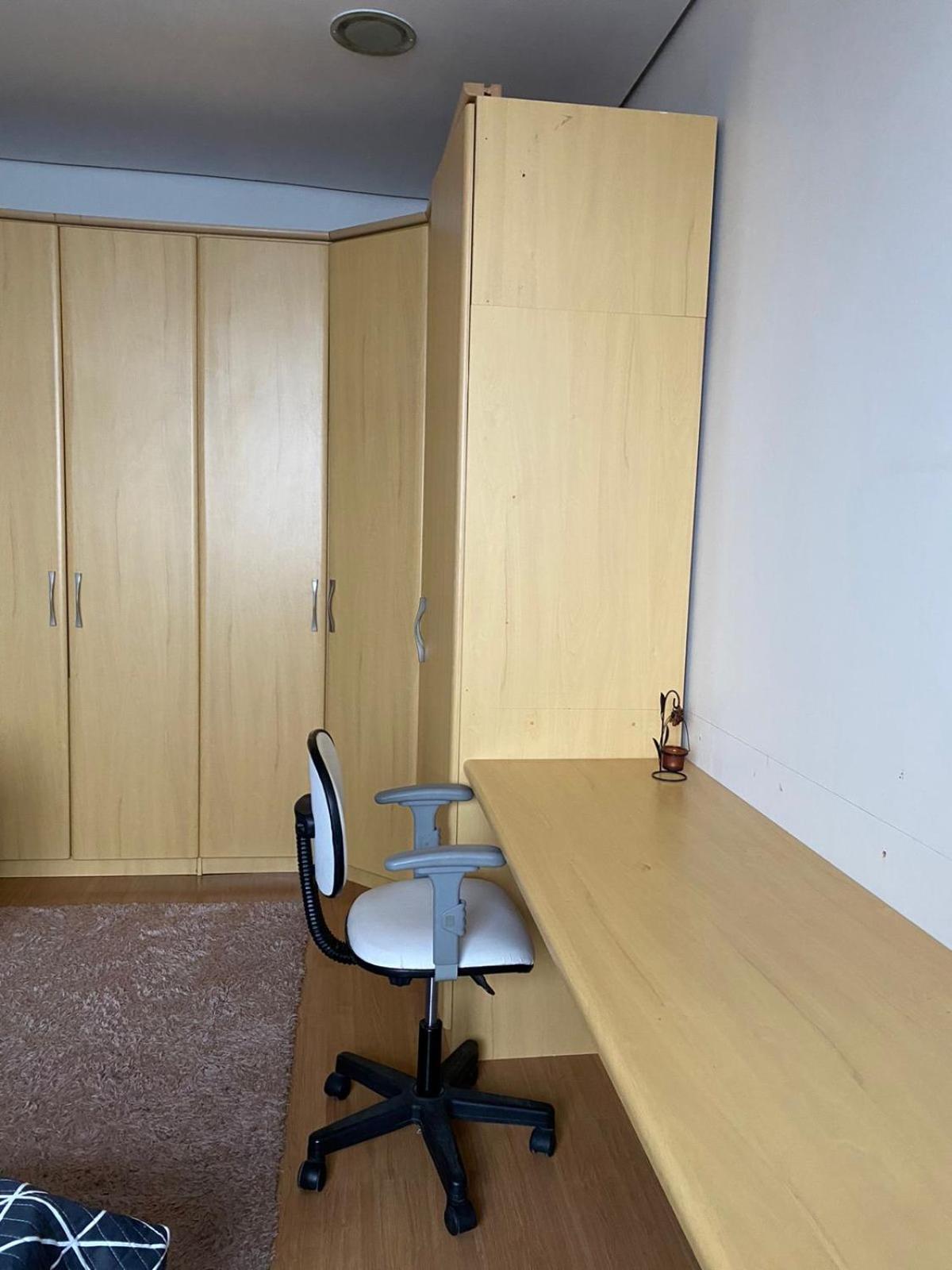 Quarto em Casa na rua mais linda da Cidade
