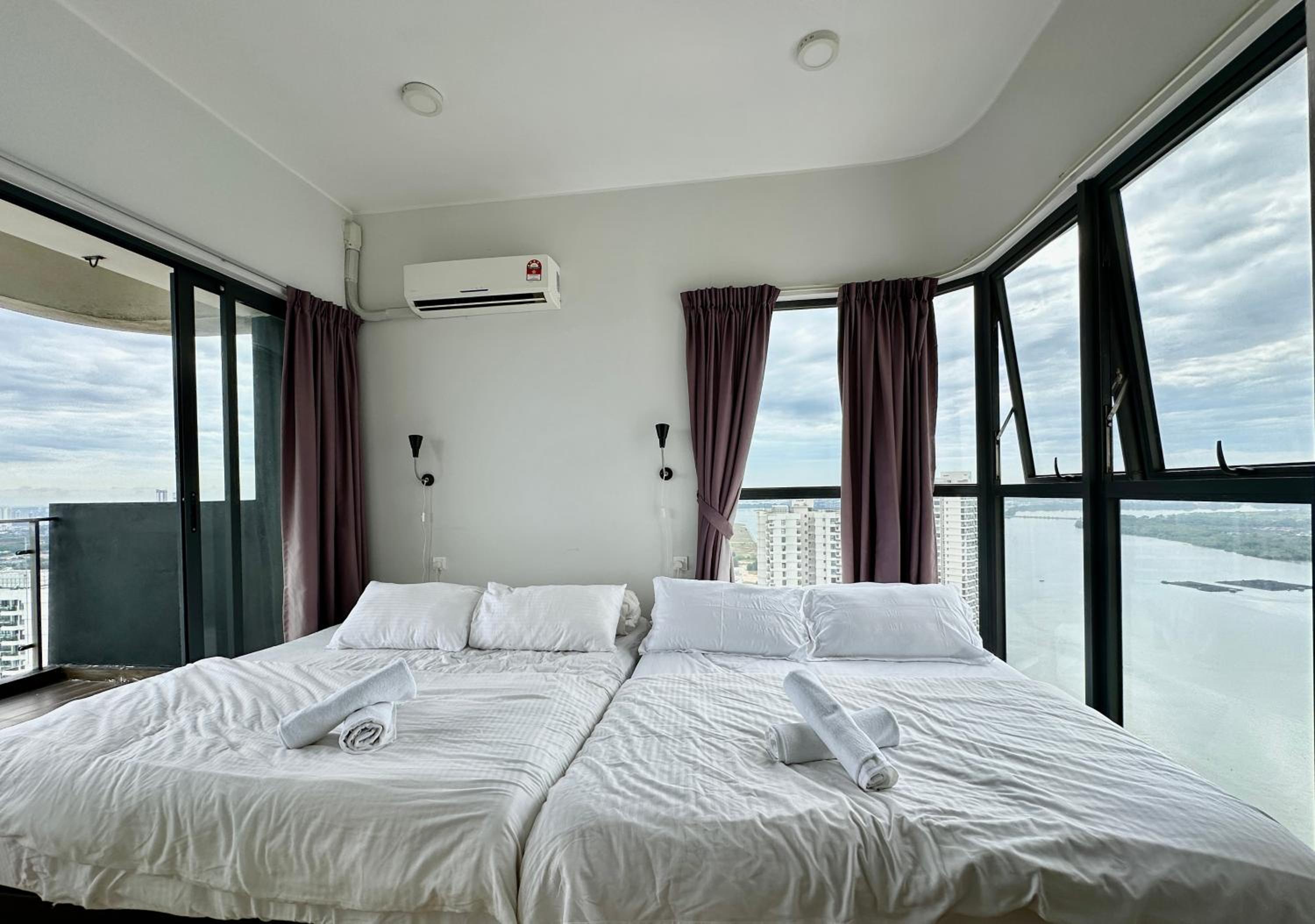 Peace Seaview Near CIQ Johor Bahru 3B2B