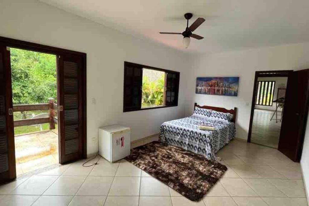 Sítio com 3 suítes +3 quartos, campo e piscina.