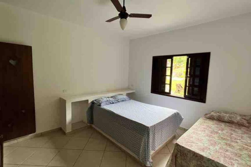 Sítio com 3 suítes +3 quartos, campo e piscina.