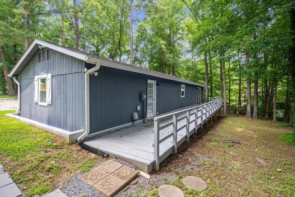 Spacious home- near Airport, Crabtree Mall & Food view 3