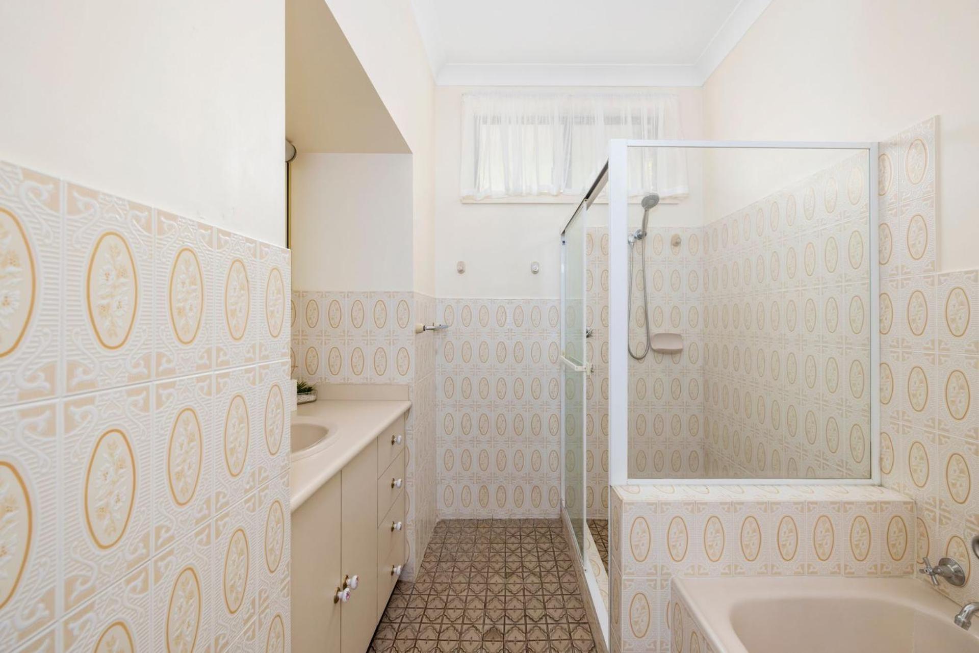 Large Family Home Central to CBD Nelson Bay