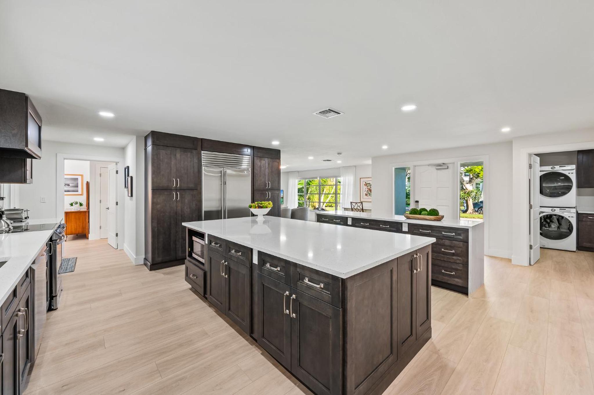 Pesaro - stylish 3BR retreat near Via Miramar Beach, beautifully renovated home with a private pool, lush tropical gardens and premium modern comforts, per view 3