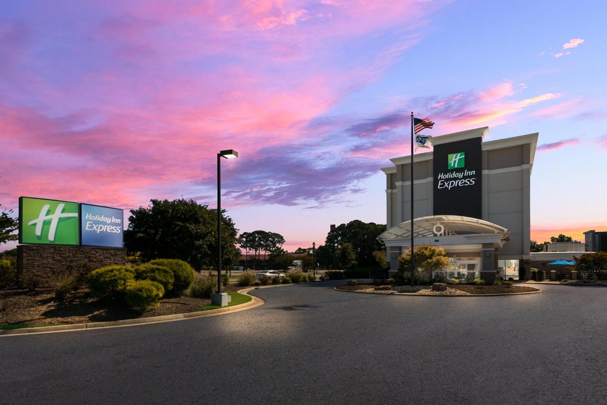Hotel Holiday Inn Express Hampton - Coliseum Central By Ihg