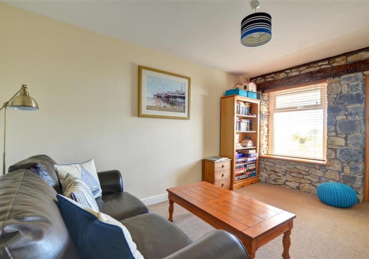 3 Bed in Southerndown oc-way216