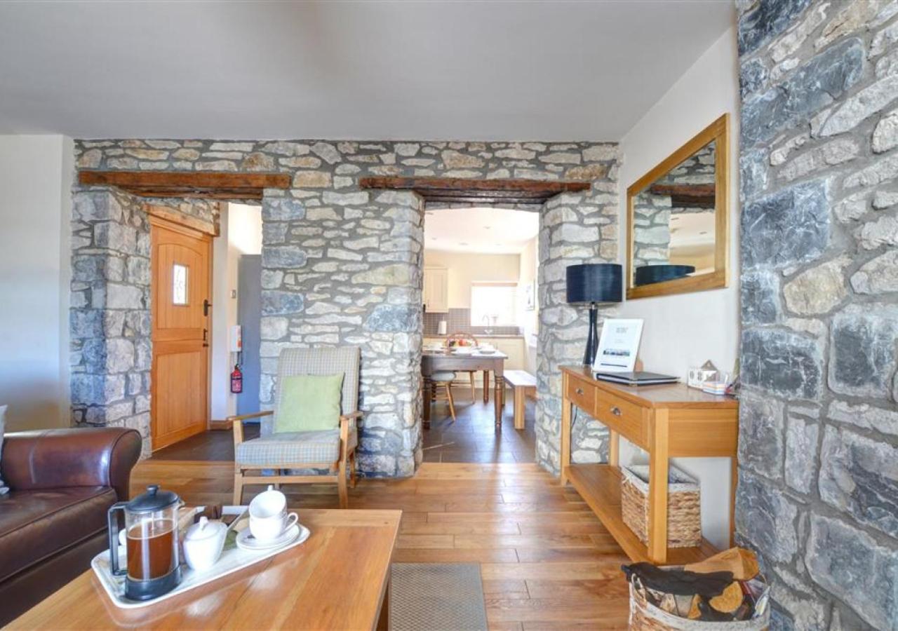 3 Bed in Southerndown oc-way216
