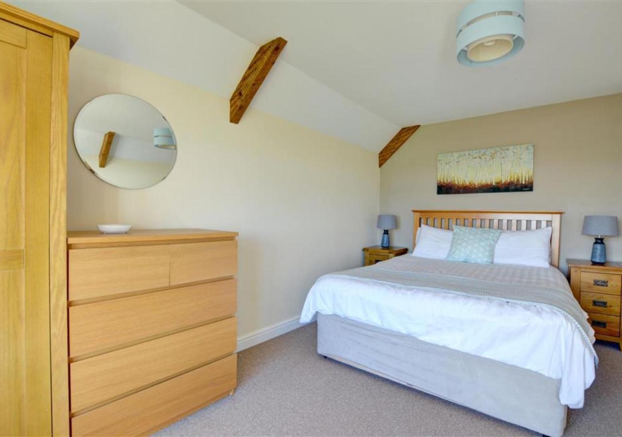 3 Bed in Southerndown oc-way216