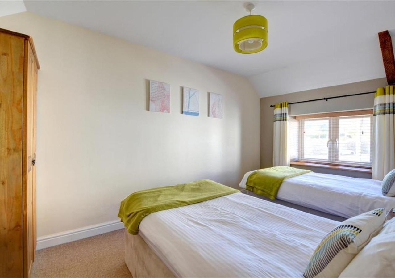 3 Bed in Southerndown oc-way216
