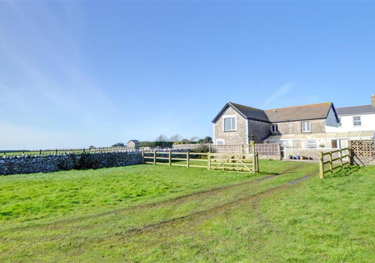 3 Bed in Southerndown oc-way216
