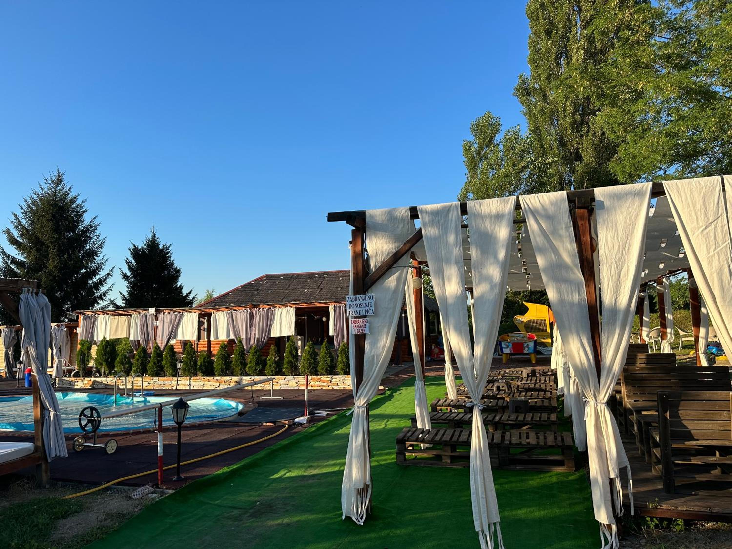 Vila Rodjak sa sela