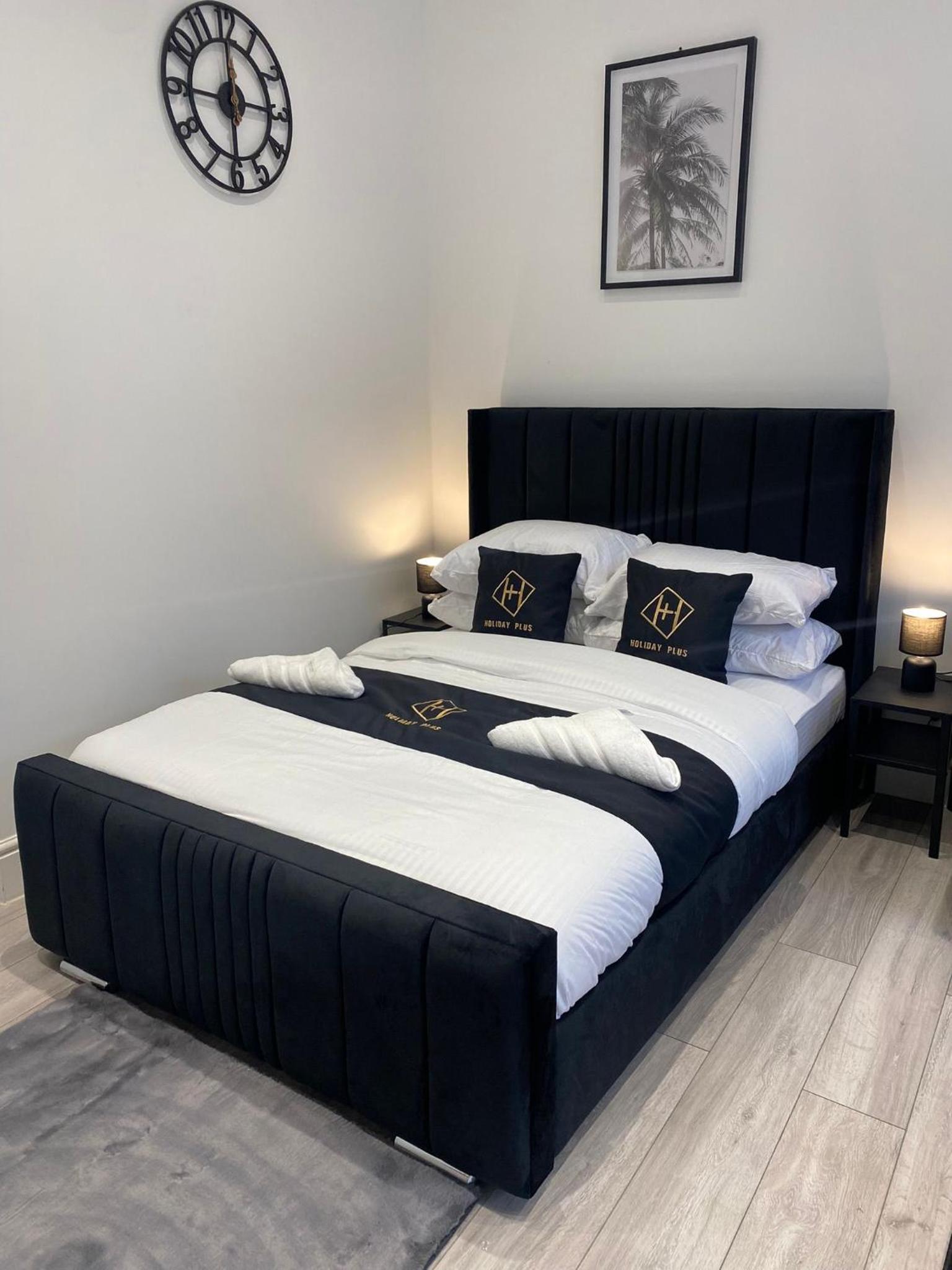 Holiday Plus - Palatine Road view 5