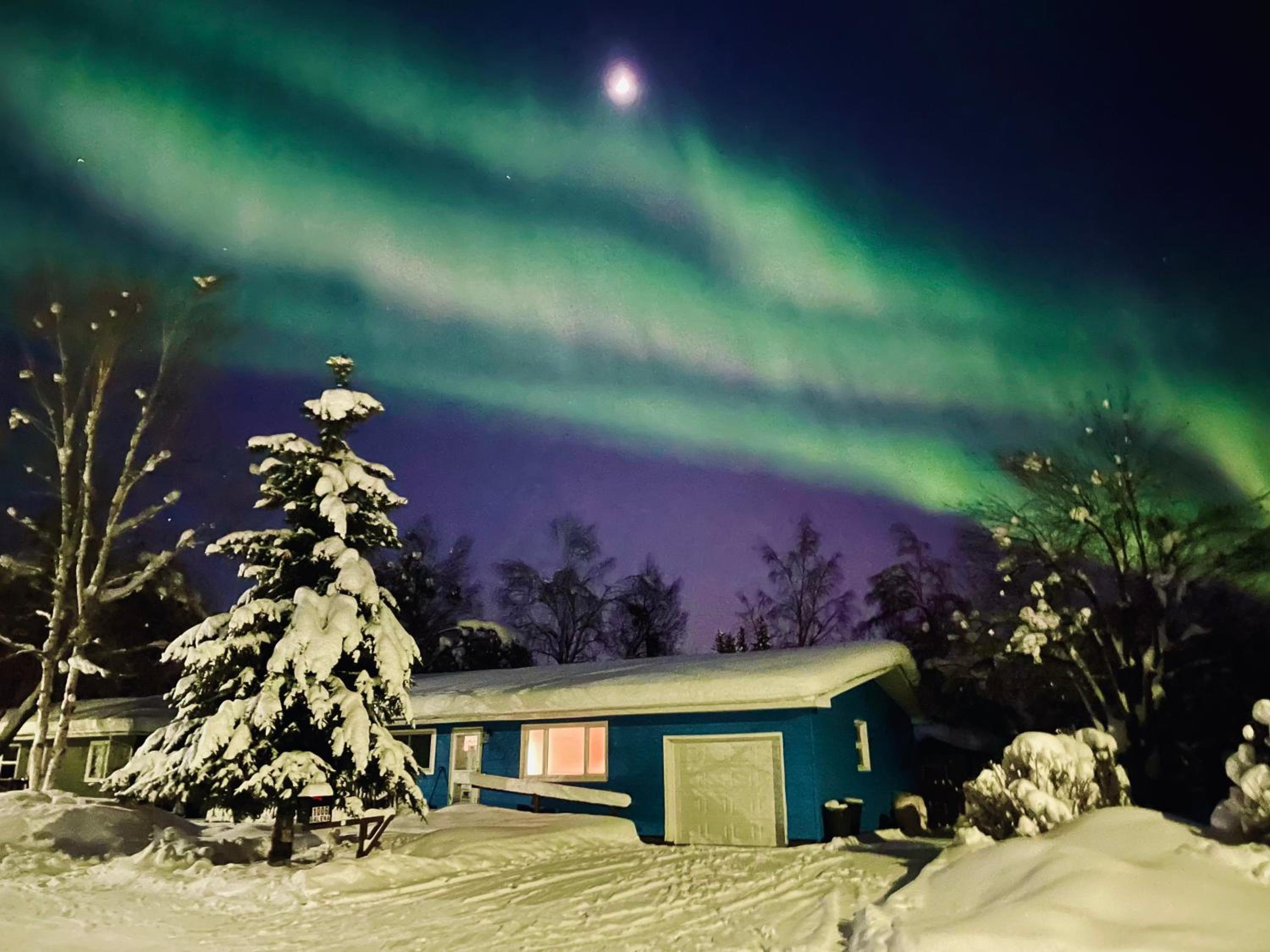 Hotel Taku's Contemporary & Stylish Private Retreat - Image 1