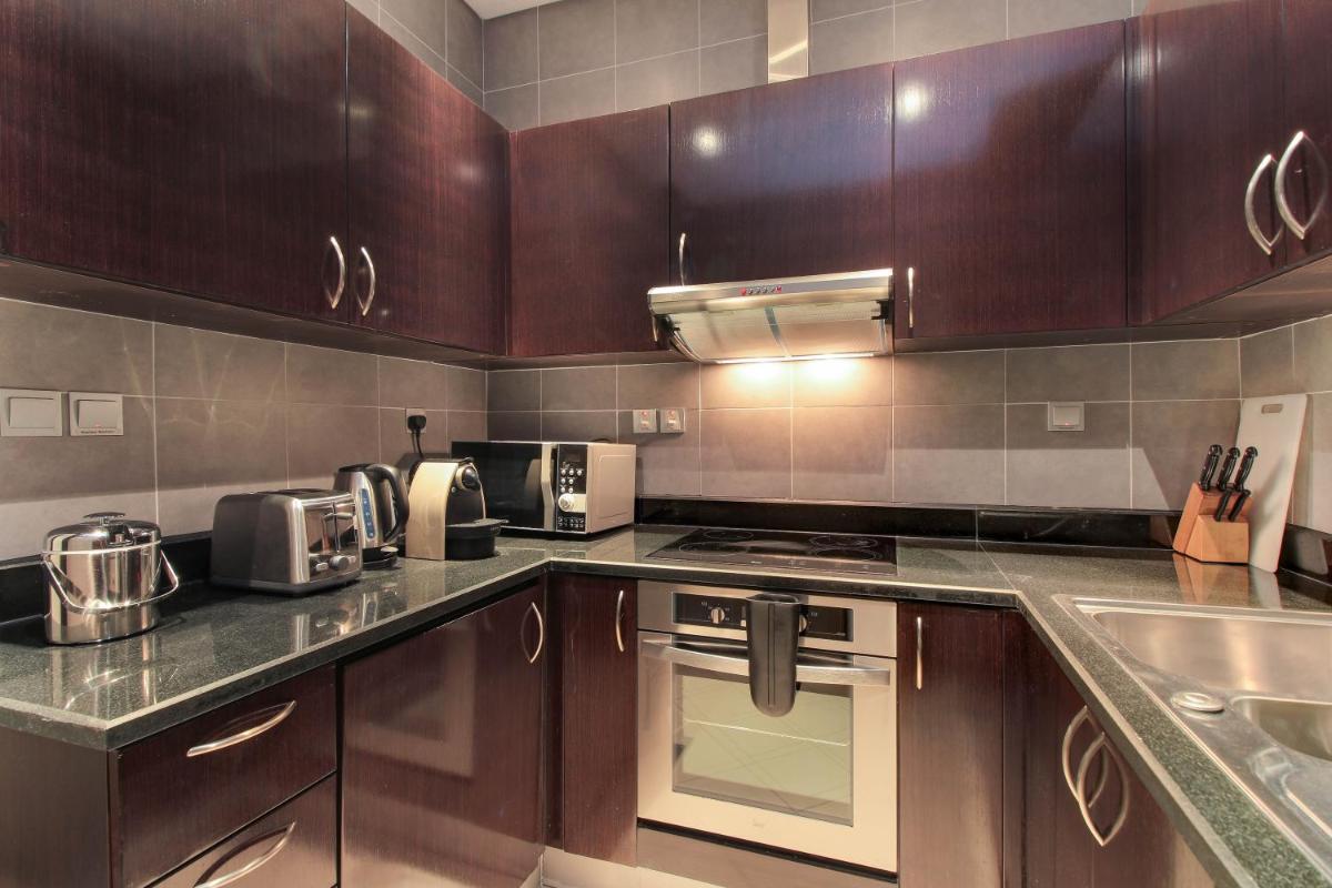 Luxe Getaways Royal Amwaj Palm Jumeirah Resort Apartment Holiday Home