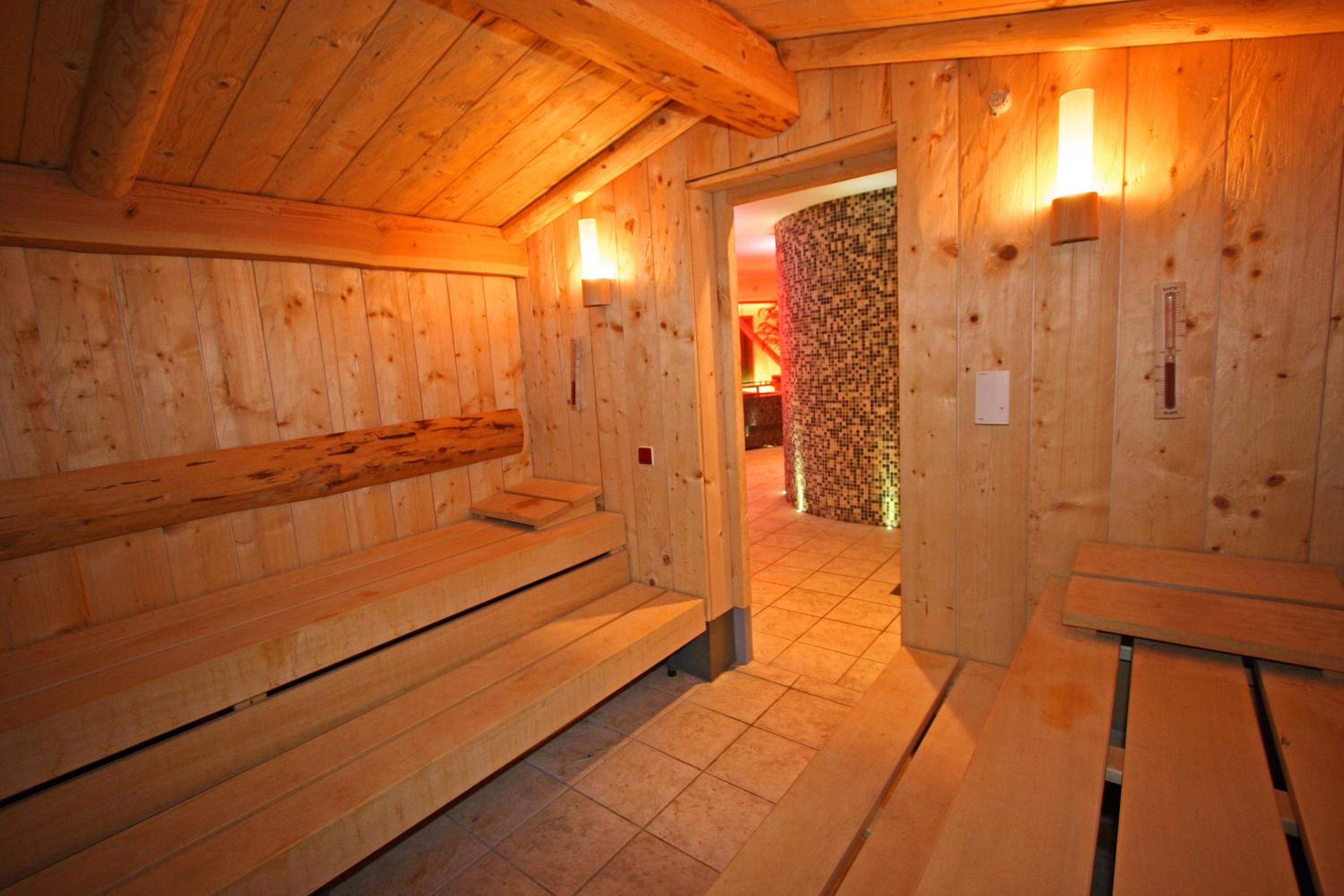 Athlone Vacations - Hodson Bay Hotel - Property Image 5