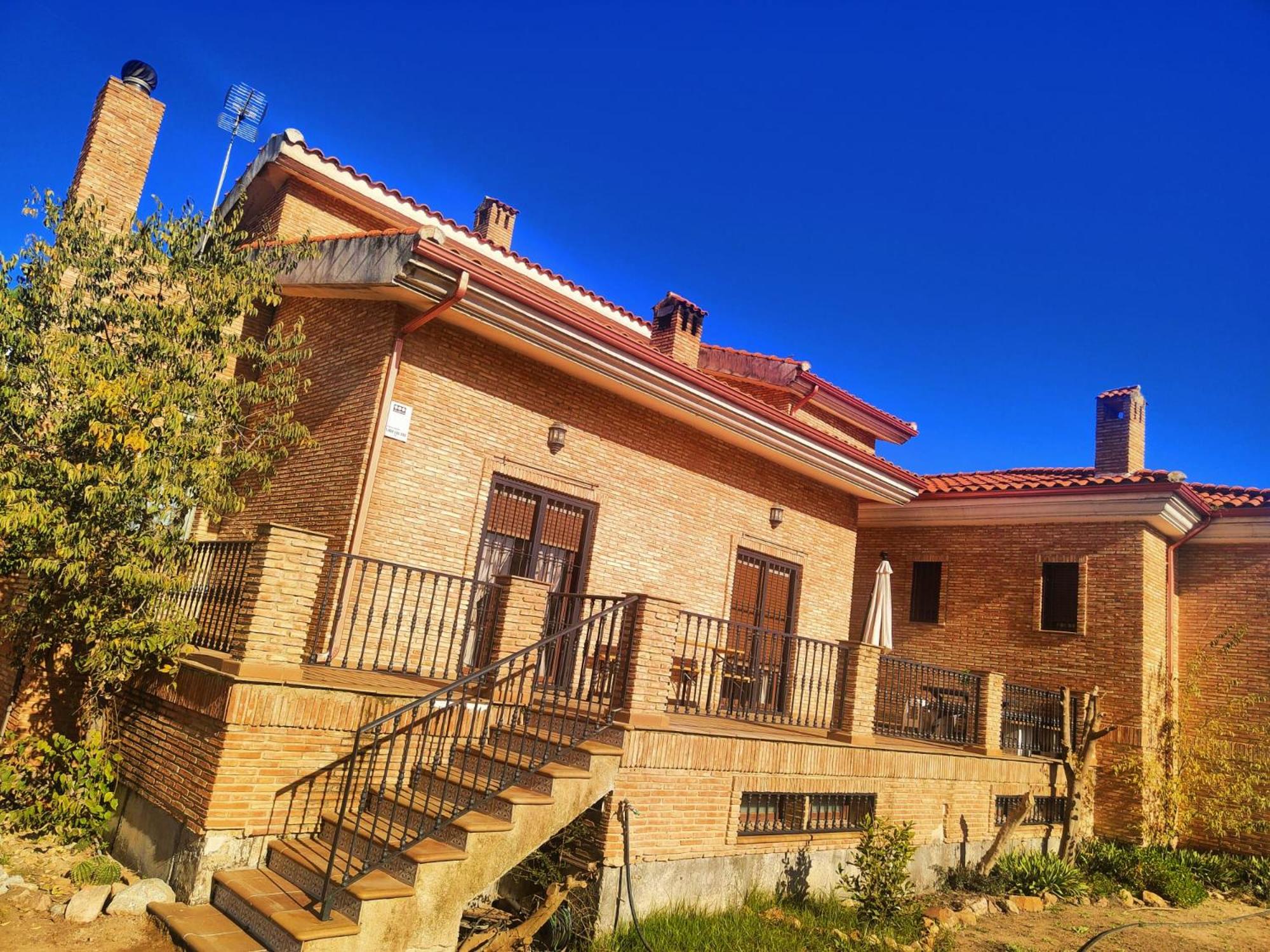 VILLA BILBILIS con piscina privada, barbacoa y parking