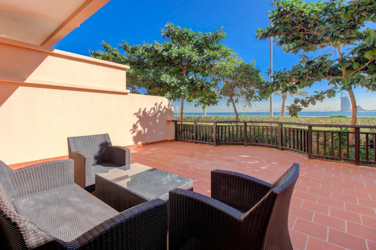 Luxe Getaways Royal Amwaj Palm Jumeirah Resort Apartment Holiday Home