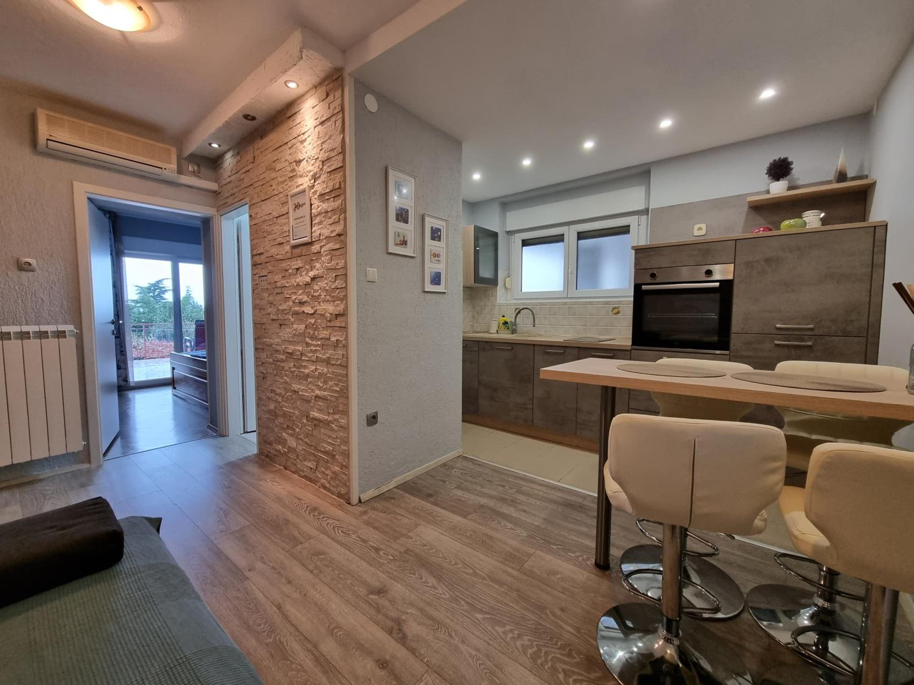 BUBI Apartments with sea view near sandy beach