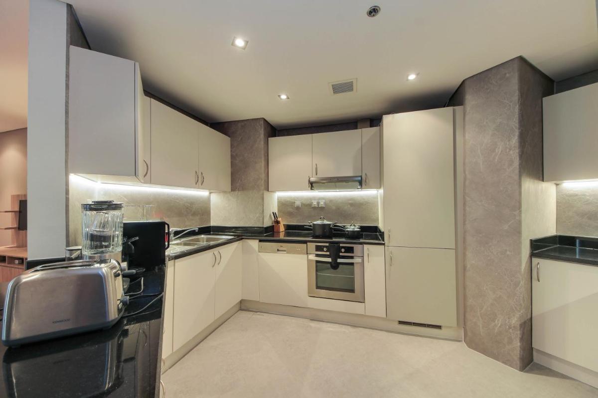 Luxe Getaways Royal Amwaj Palm Jumeirah Resort Apartment Holiday Home