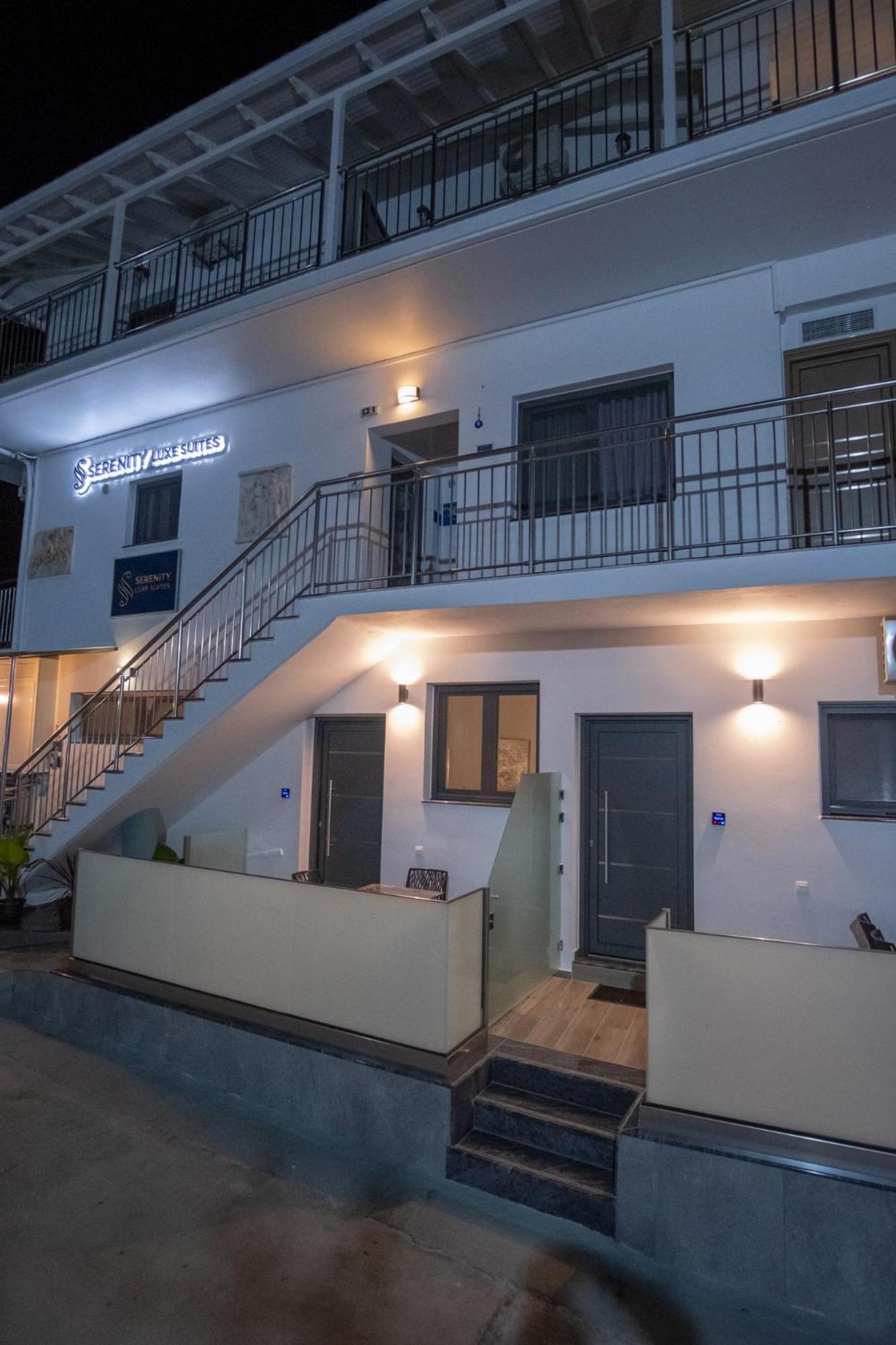 Hotel Serenity Luxe Suites - Image 1